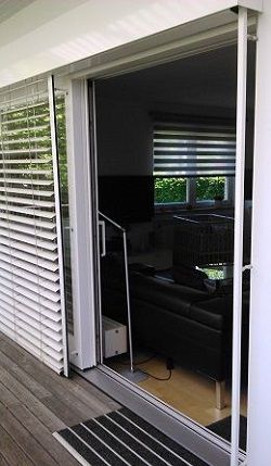 Sonnenschutz – Innen- und außenliegender Sonnenschutz für Balkone